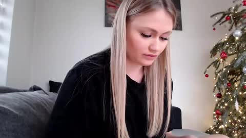 Melania online show from January 17, 12:42 pm