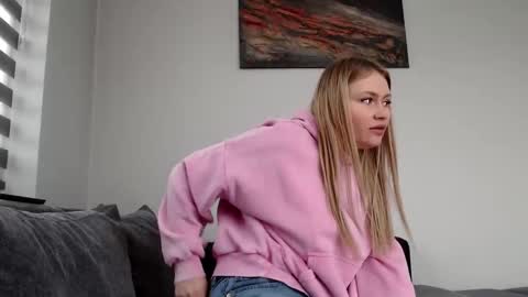 Melania online show from February 4, 11:49 am