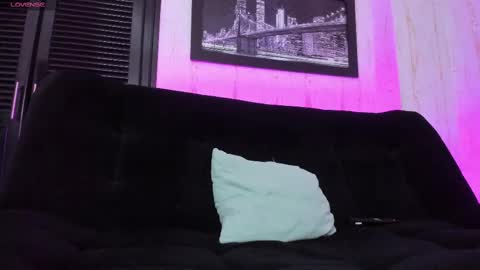 melani greyy online show from February 22, 12:05 am