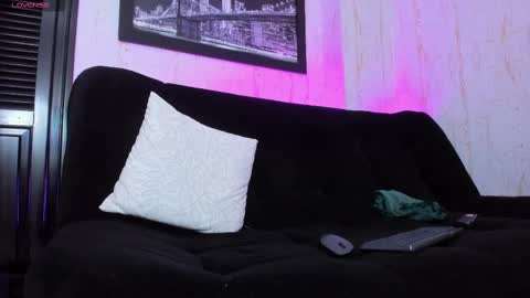 melani greyy online show from March 4, 11:43 pm