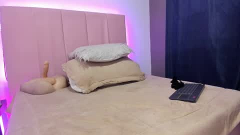 MELANI - online show from February 15, 7:39 pm