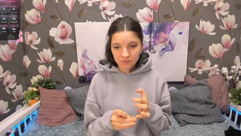 Melanie online show from December 18, 11:56 am