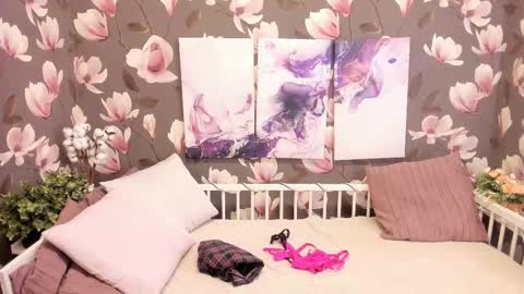 Melanie online show from October 12, 10:03 am