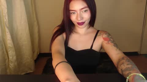 Melanie roux  online show from January 3, 6:35 pm