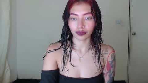 Melanie roux  online show from February 16, 6:10 pm