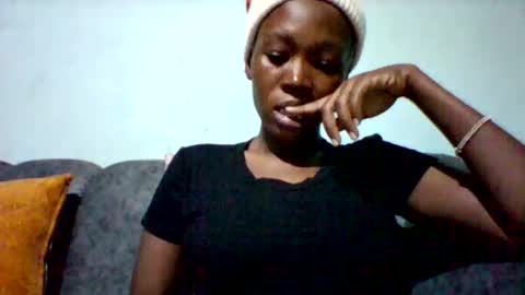 melaninndriping online show from October 22, 12:49 pm