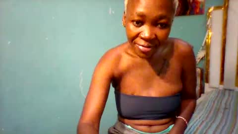 melaninndriping online show from October 28, 7:34 am