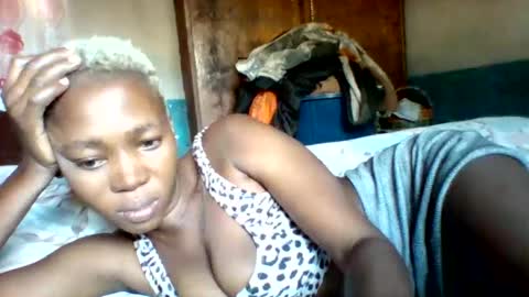 melaninndriping online show from November 6, 6:58 am