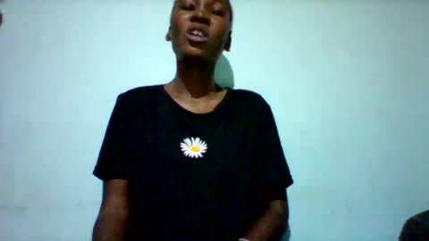 melaninndriping online show from November 16, 7:19 pm