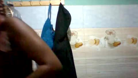 melaninndriping online show from November 27, 7:16 pm