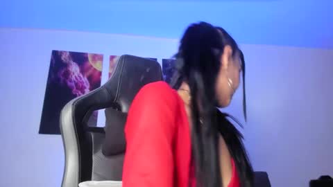 Snapshot of melannia_hills chatting on January 19, 7:15 am melannia_hills online show from January 19, 7:15 am