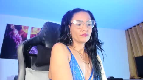 Snapshot of melannia_hills chatting on January 21, 6:22 am melannia_hills online show from January 21, 6:22 am