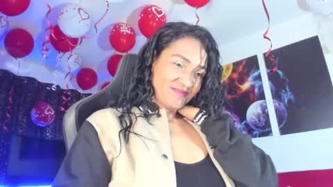 Snapshot of melannia_hills chatting on February 18, 7:10 am melannia_hills online show from February 18, 7:10 am