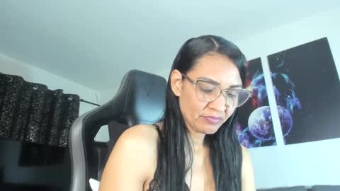Snapshot of melannia_hills chatting on February 26, 6:26 am melannia_hills online show from February 26, 6:26 am