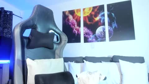 Snapshot of melannia_hills chatting on March 2, 9:31 am melannia_hills online show from March 2, 9:31 am