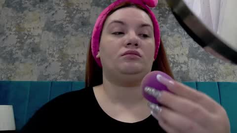 melanniebrown online show from February 2, 7:41 am