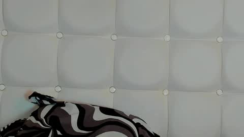 melanniebrown online show from February 13, 7:13 am