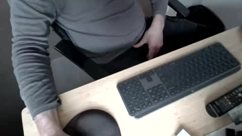 melbguy_075 online show from November 23, 3:06 am