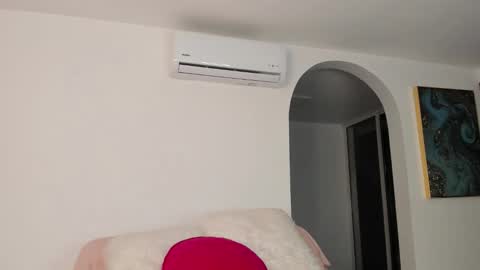 Snapshot of melgomez chatting on December 13, 6:31 am Mel Gomez online show from December 13, 6:31 am