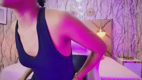 Snapshot of melii_ebony chatting on October 27, 11:47 am MELII EBONY online show from October 27, 11:47 am
