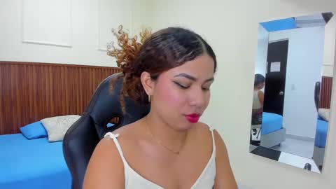 M E L I N A  online show from September 17, 7:37 pm