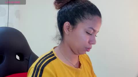 M E L I N A  online show from November 1, 12:18 pm