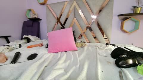 Melissa online show from January 9, 2:40 pm