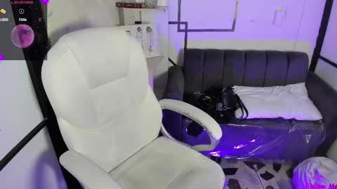 Melissa online show from February 26, 8:33 pm