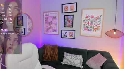 Snapshot of melissa_koster chatting on January 3, 10:40 pm Melissa 3 online show from January 3, 10:40 pm