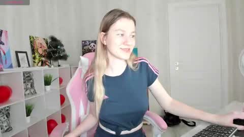melissa_moooree online show from February 26, 11:41 am