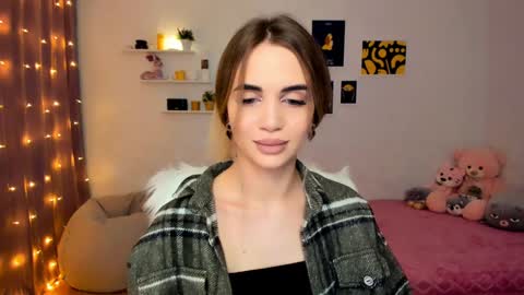 Tessa online show from December 8, 9:08 pm