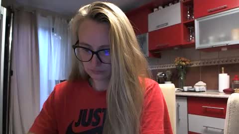 Melly online show from September 12, 7:08 am