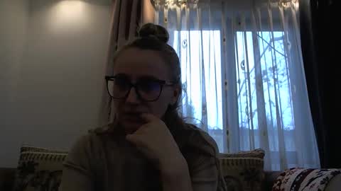 Melly online show from November 4, 7:18 am