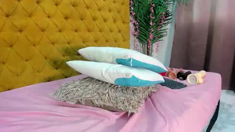 Melody online show from November 15, 10:37 pm