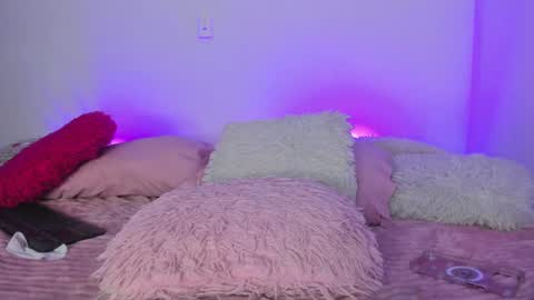 Snapshot of melody__77 chatting on March 9, 1:48 pm online show from March 9, 1:48 pm