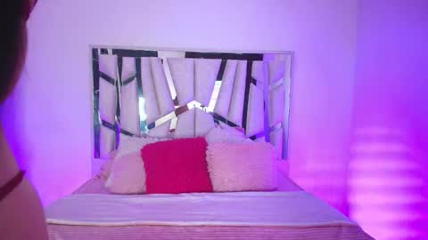 Snapshot of melody__77 chatting on September 18, 5:48 pm online show from September 18, 5:48 pm