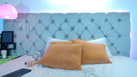 Snapshot of melodymansson chatting on December 28, 6:08 pm Luisa Castro online show from December 28, 6:08 pm