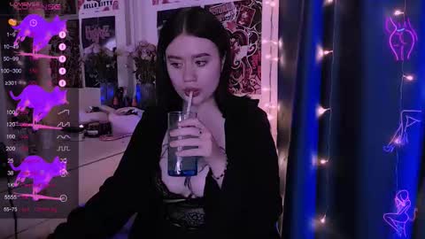 Snapshot of meow_marie chatting on October 28, 10:12 pm meow marie online show from October 28, 10:12 pm