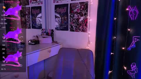 Snapshot of meow_marie chatting on November 3, 11:15 pm meow marie online show from November 3, 11:15 pm