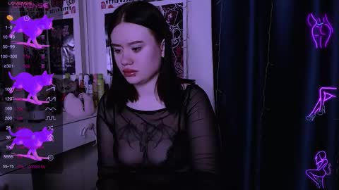 Snapshot of meow_marie chatting on December 13, 10:26 pm meow marie online show from December 13, 10:26 pm