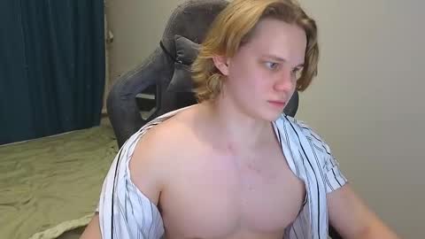 Mickey online show from February 26, 6:21 pm