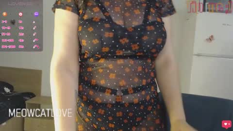 meowcatlove online show from December 9, 7:18 pm