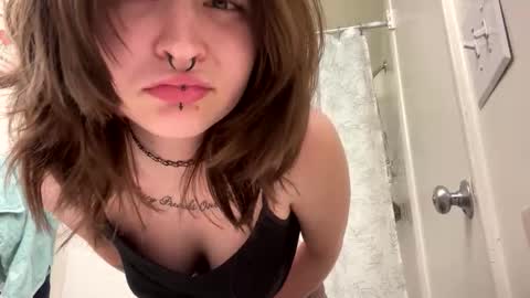 meowmeowkitti69 online show from November 5, 8:42 pm