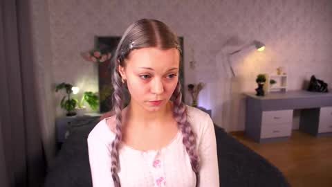 Stacy online show from December 3, 1:42 pm