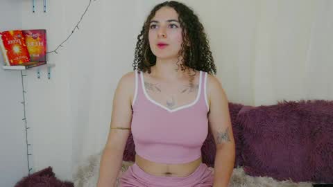 Snapshot of merida_bell18 chatting on January 4, 2:46 am Merida Bell online show from January 4, 2:46 am