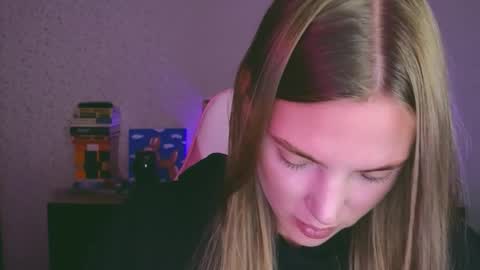 Snapshot of merry_dancers_ chatting on November 18, 4:22 pm Susan online show from November 18, 4:22 pm