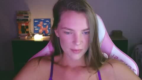 Snapshot of merry_dancers_ chatting on November 20, 4:51 pm Susan online show from November 20, 4:51 pm