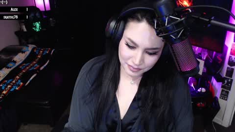 Snapshot of metalpocahotass chatting on December 8, 3:21 am MetalPocahotass online show from December 8, 3:21 am