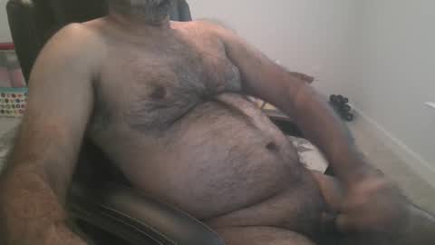 Snapshot of metter26 chatting on December 15, 8:25 pm atx guy online show from December 15, 8:25 pm