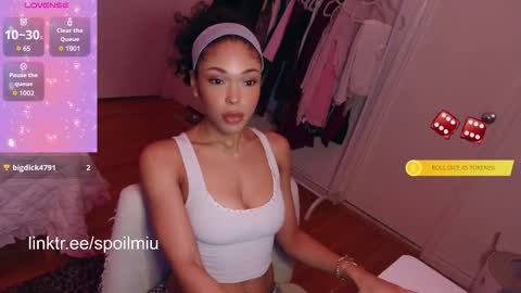 mew2wo online show from November 24, 7:19 am